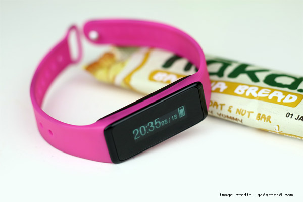 Features Of Touch Wristband Tracker